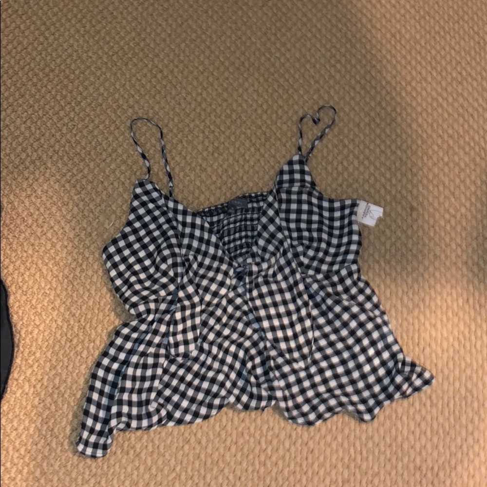 Cute gingham top with tie on top